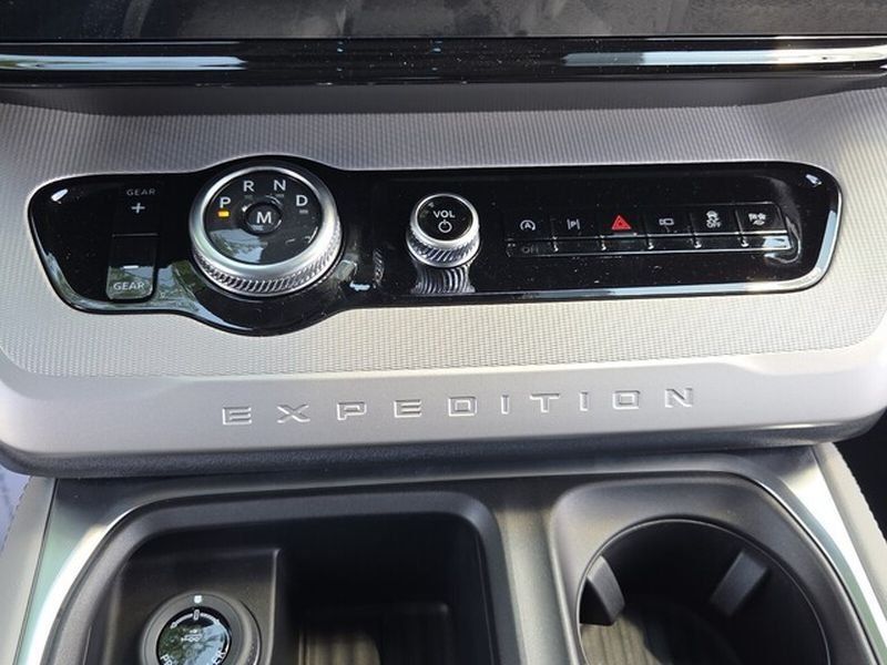 New 2027 Ford Expedition Active RWD image 22