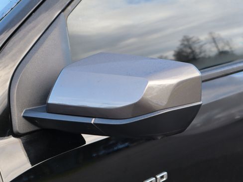 Used 2024 Chevrolet Colorado LT w/ LT Convenience Package III image 16