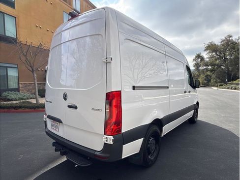 Used 2023 Mercedes-Benz Sprinter 2500 image 8