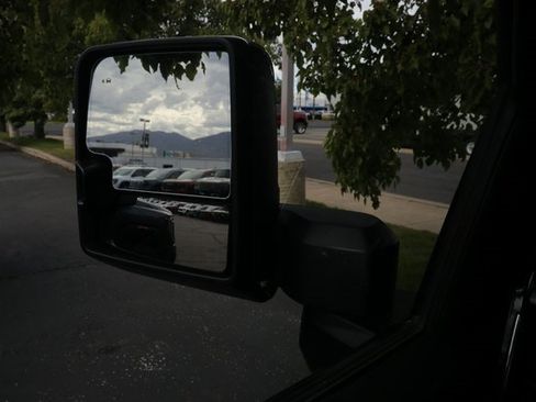 Used 2025 GMC Sierra 3500 Denali Ultimate image 12