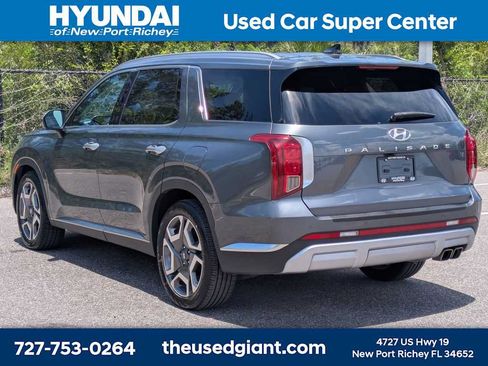 Used 2023 Hyundai Palisade Limited w/ Cargo Package FWD image 3