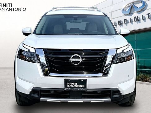 Used 2025 Nissan Pathfinder SL AWD/4WD image 4