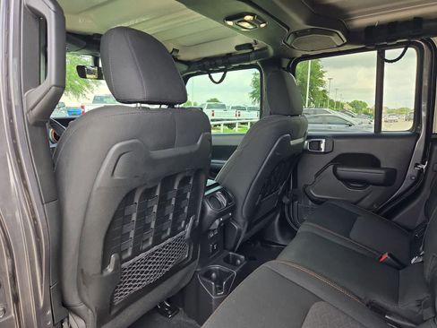 Used 2022 Jeep Gladiator Mojave w/ Trailer Tow Package AWD/4WD image 16