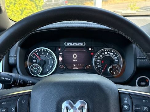 Used 2025 RAM 1500 Laramie AWD/4WD image 13