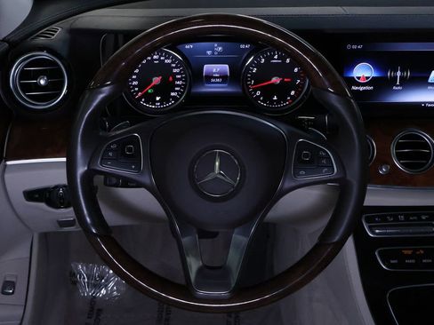 Used 2018 Mercedes-Benz E 300 4MATIC w/ Premium 1 Package image 18