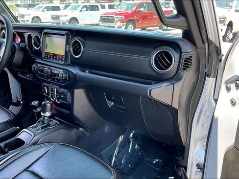 Used 2023 Jeep Wrangler Unlimited Sahara AWD/4WD image 16