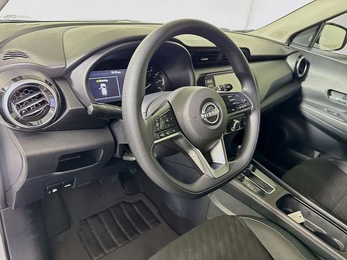 Used 2024 Nissan Kicks SV FWD image 9