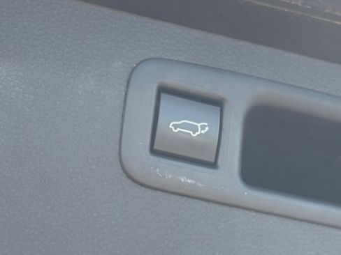 Used 2025 Toyota Highlander XSE AWD/4WD image 22