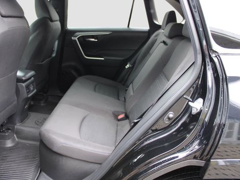 Used 2022 Toyota RAV4 SE image 35