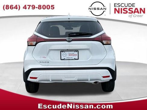 New 2025 Nissan Kicks Play S FWD image 4