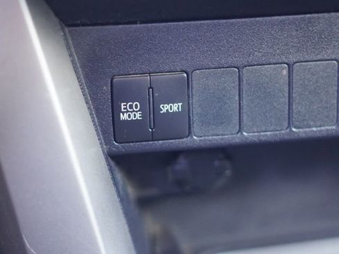 Used 2018 Toyota RAV4 XLE w/ All Weather Liner Package FWD image 19