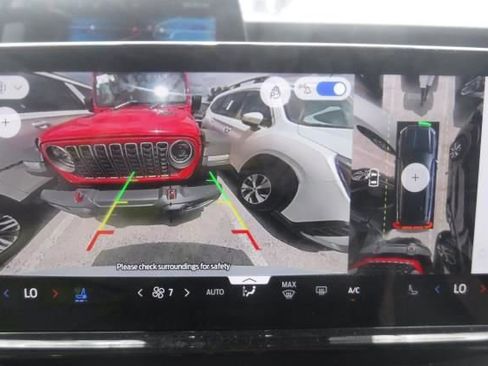 Used 2025 Ford Expedition Max Platinum AWD/4WD image 4