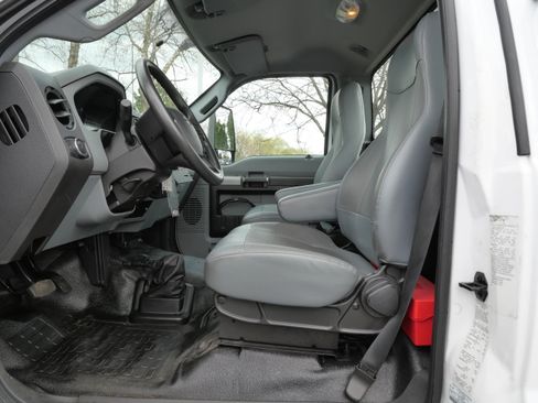 Used 2023 Ford F650 2WD Regular Cab Super Duty image 17