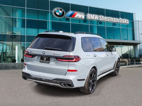 Used 2025 BMW X7 M60i AWD/4WD image 4