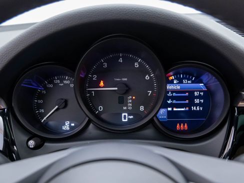 New 2026 Porsche Macan image 22