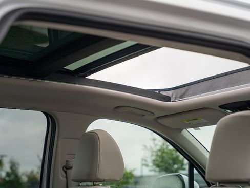 Used 2025 Kia Sorento S w/ Panoramic Sunroof Package FWD image 27