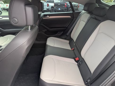 Used 2019 Volkswagen Arteon SE image 14