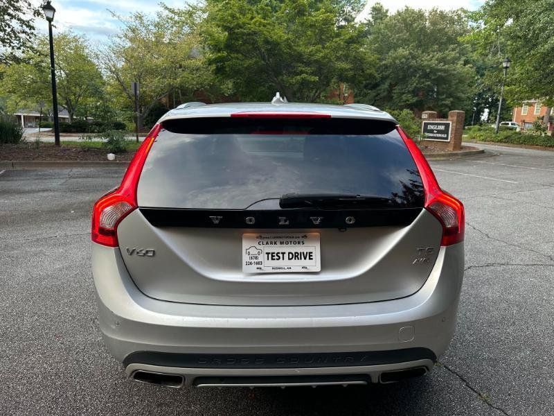 Used 2017 Volvo V60 T5 Cross Country w/ Convenience Package AWD/4WD image 8