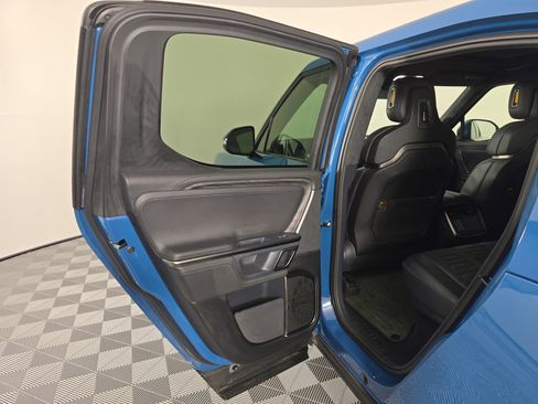 Used 2022 Rivian R1T Adventure image 17