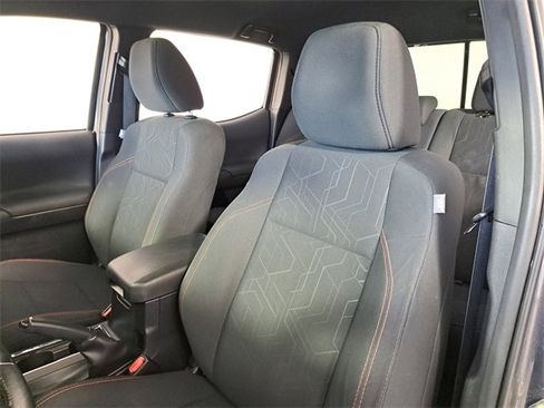 Used 2018 Toyota Tacoma TRD Off-Road image 20