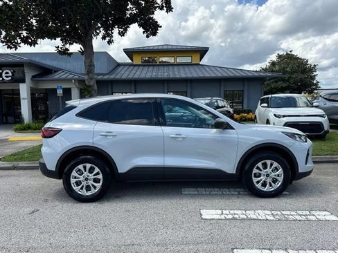 Used 2025 Ford Escape Active AWD/4WD image 8