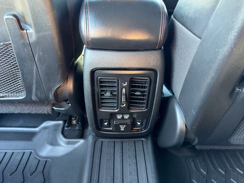 Used 2024 Dodge Durango GT AWD/4WD image 17