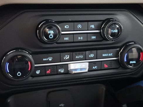 Used 2023 Ford Bronco Wildtrak AWD/4WD image 28