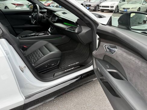 Used 2022 Audi e-tron GT Prestige w/ Prestige Package AWD/4WD image 9