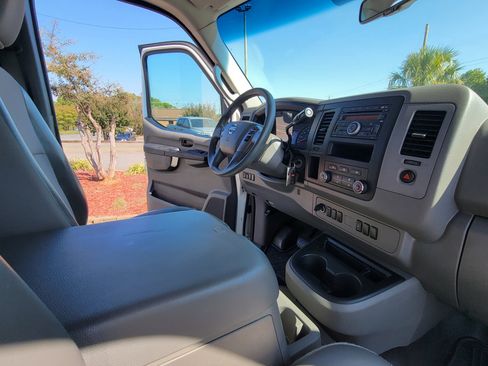 Used 2015 Nissan NV 2500 SV w/ Side & Curtain Airbag Package image 41