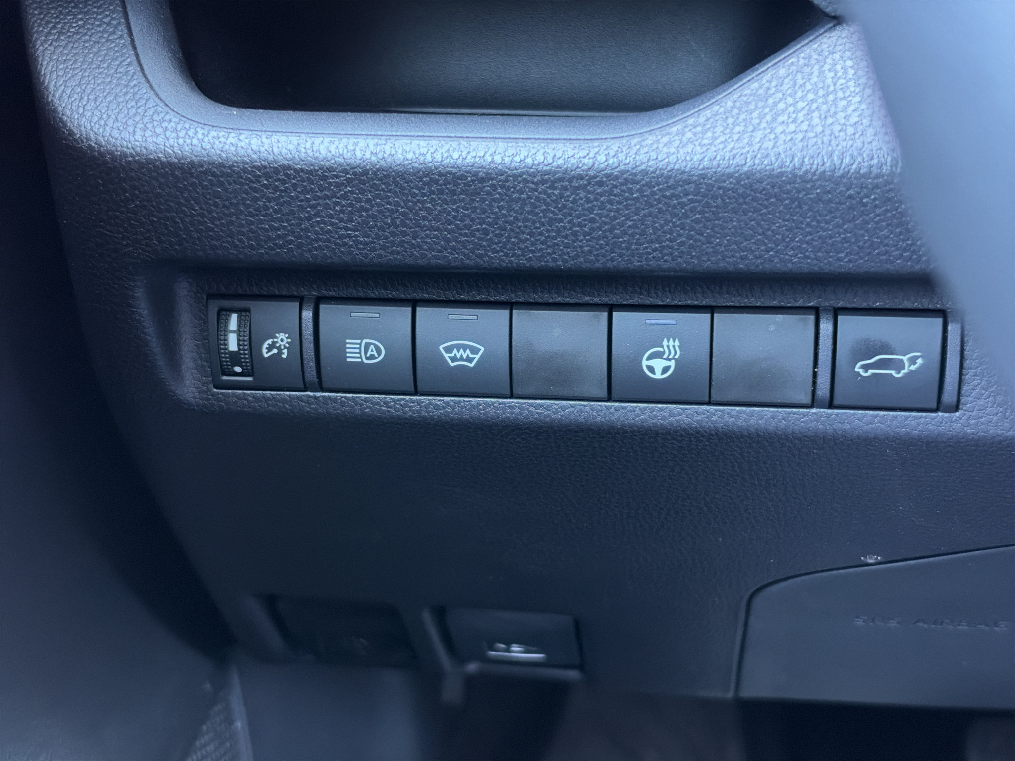 Used 2025 Toyota RAV4 XLE Premium w/ Weather Package AWD/4WD image 26