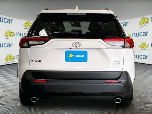 Used 2025 Toyota RAV4 XLE AWD/4WD image 5