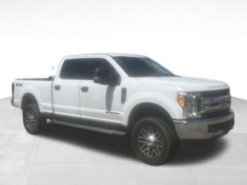 Used 2017 Ford F250 XLT AWD/4WD image 6