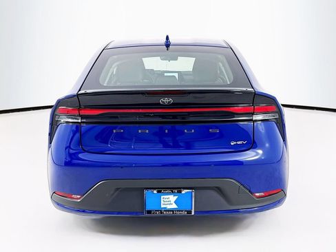 Used 2025 Toyota Prius LE FWD image 6