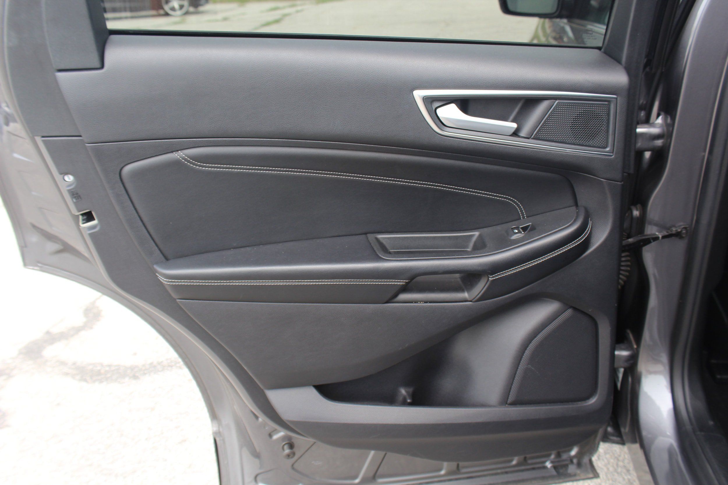Used 2022 Ford Edge Titanium AWD/4WD image 19