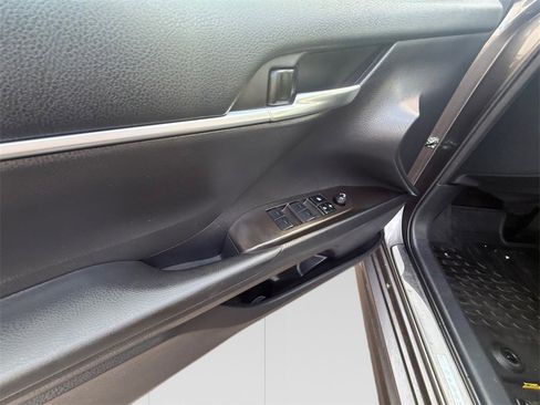 Used 2023 Toyota Camry SE w/ Cold Weather Package image 11