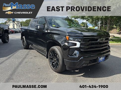 Used 2025 Chevrolet Silverado 1500 High Country w/ High Country Premium Package AWD/4WD image 3