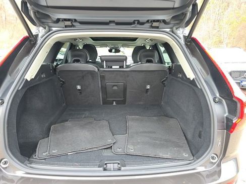 Certified 2025 Volvo XC60 B5 Core image 20