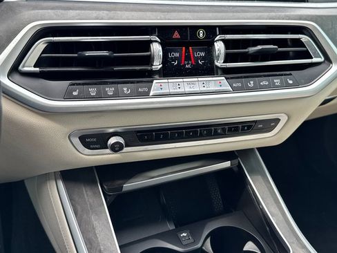 Used 2022 BMW X5 xDrive40i w/ Executive Package image 22