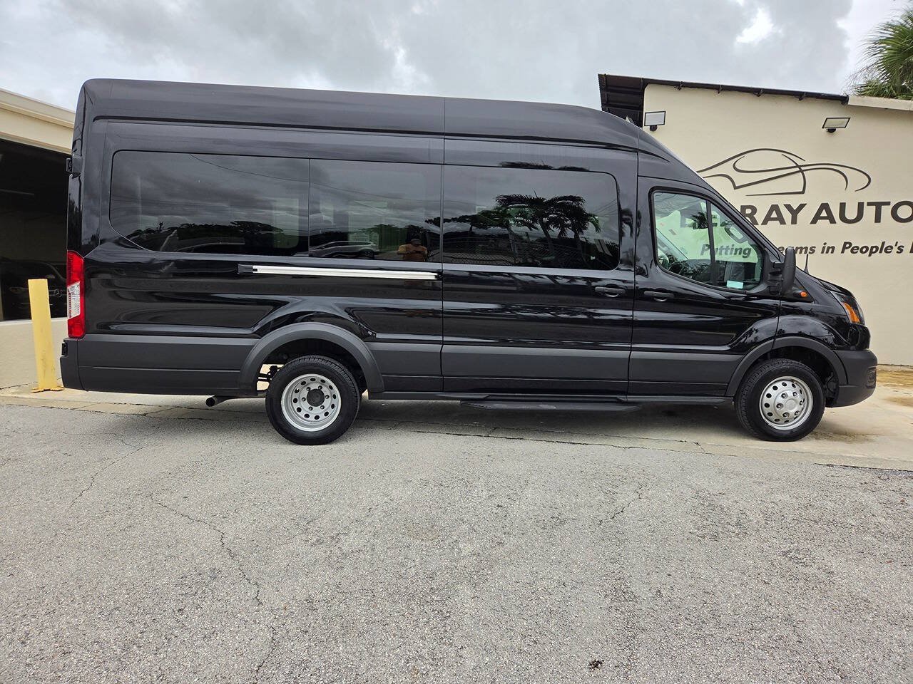 Used 2025 Ford Transit 350 XL RWD image 5