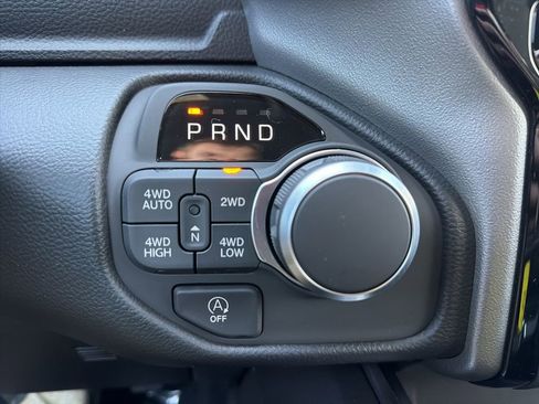 New 2026 RAM 1500 4x4 Crew Cab image 19