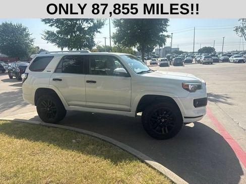 Used 2022 Toyota 4Runner Limited AWD/4WD image 2
