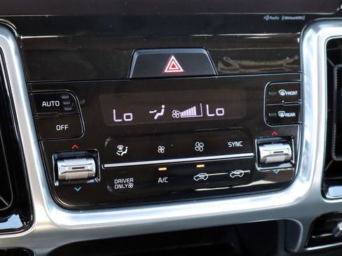 Used 2022 Kia Sorento SX image 31