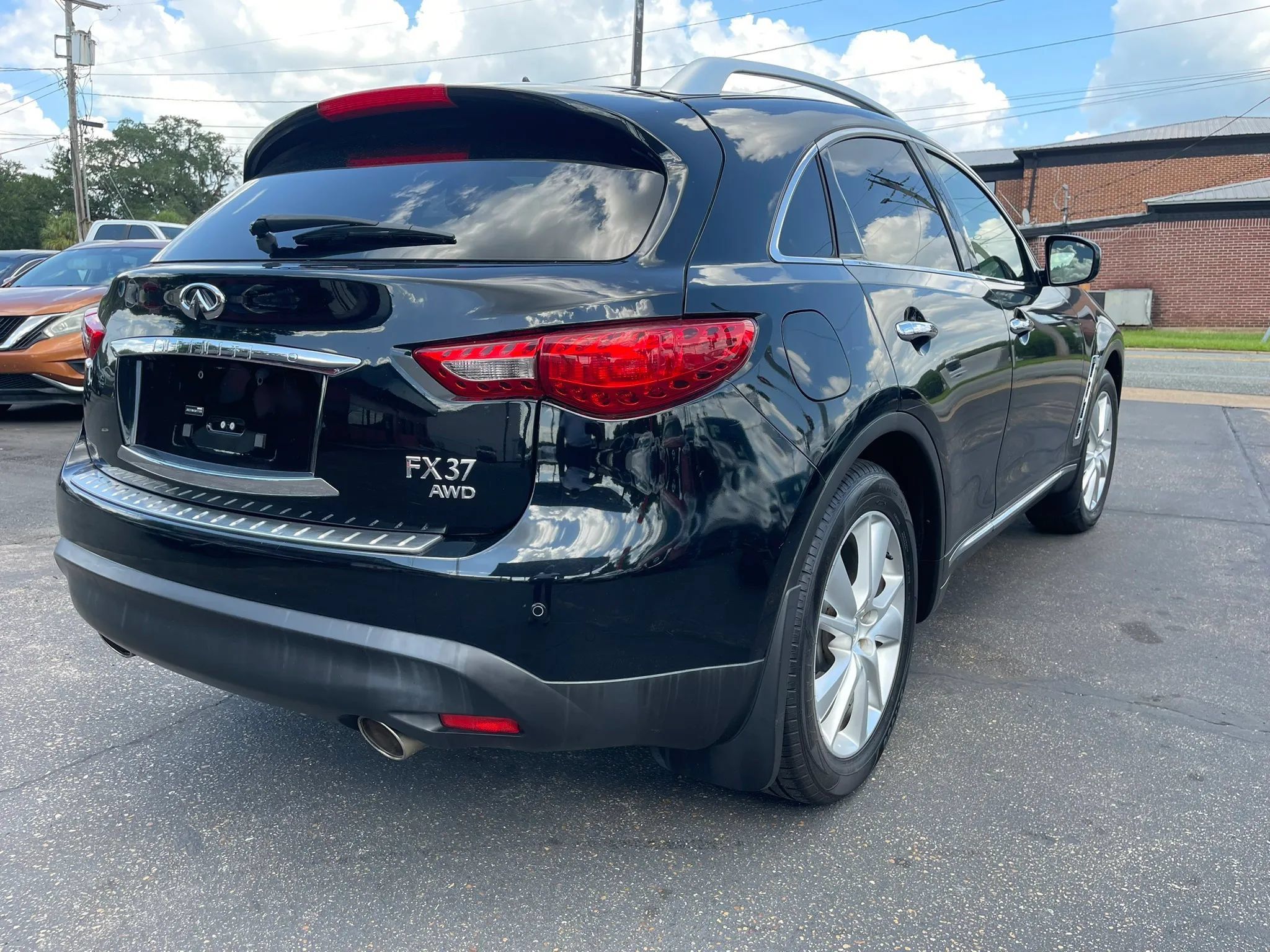 Used 2013 INFINITI FX37 AWD w/ Premium Pkg image 4