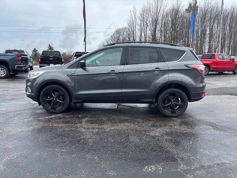 Used 2017 Ford Escape SE w/ Equipment Group 201A AWD/4WD image 4