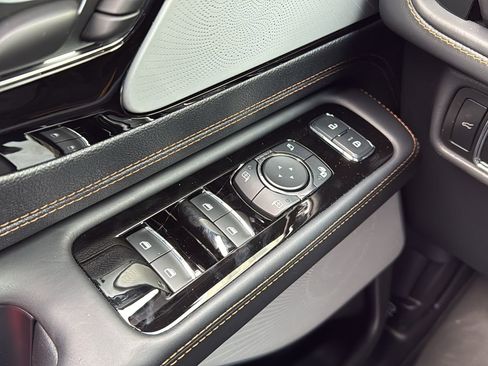 New 2025 Lincoln Aviator Black Label w/ Black Label Special Edition image 28