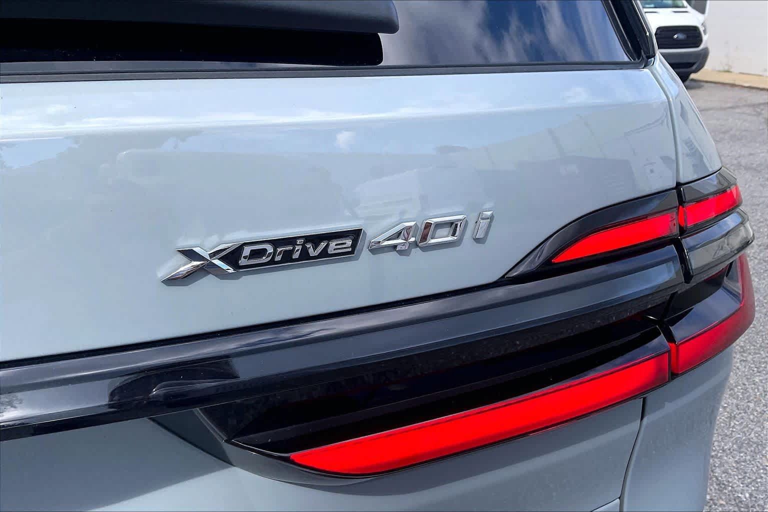 Used 2025 BMW X7 xDrive40i w/ M Sport Package AWD/4WD image 9