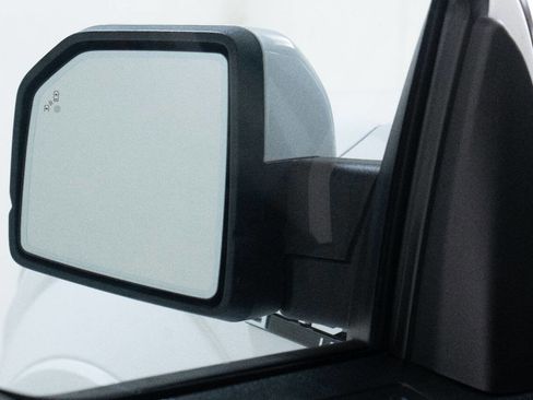 Used 2017 Ford F150 Lariat image 13