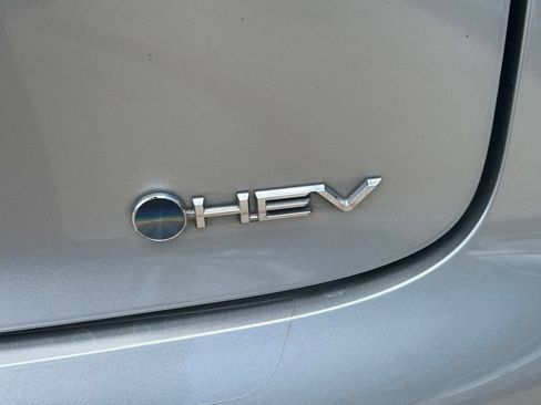 Used 2024 Toyota Prius XLE FWD image 13