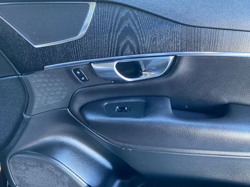 Used 2020 Volvo XC90 T6 Momentum image 49