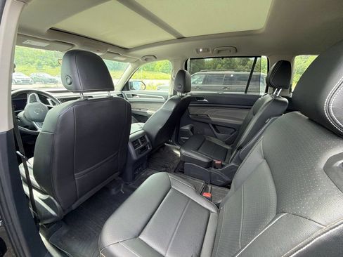 Used 2023 Volkswagen Atlas SE w/ Panoramic Sunroof Package AWD/4WD image 8